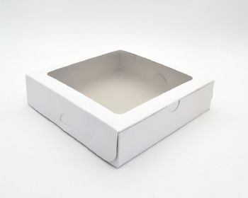 קופסא לבנה עם חלון 23X23X7